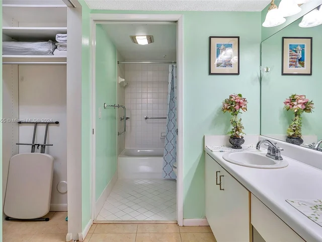 601 SW 141st Ave # 106P, Pembroke Pines FL 33027