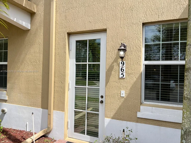 965 SW 147th Ave # 2504, Pembroke Pines FL 33027