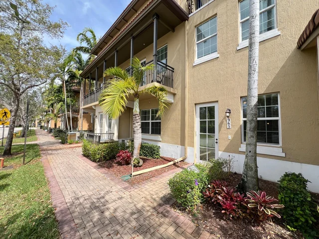 965 SW 147th Ave # 2504, Pembroke Pines FL 33027