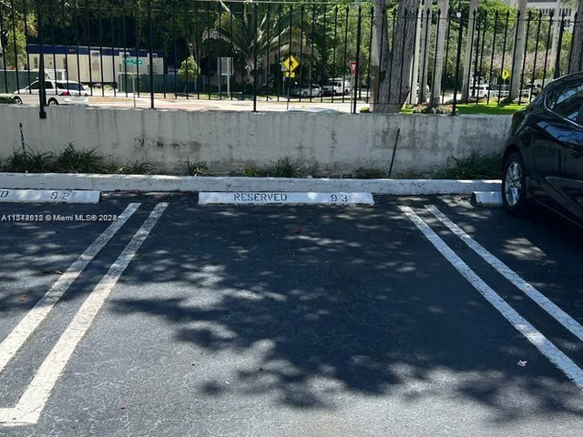 2715 Tigertail Ave # 401, Miami FL 33133