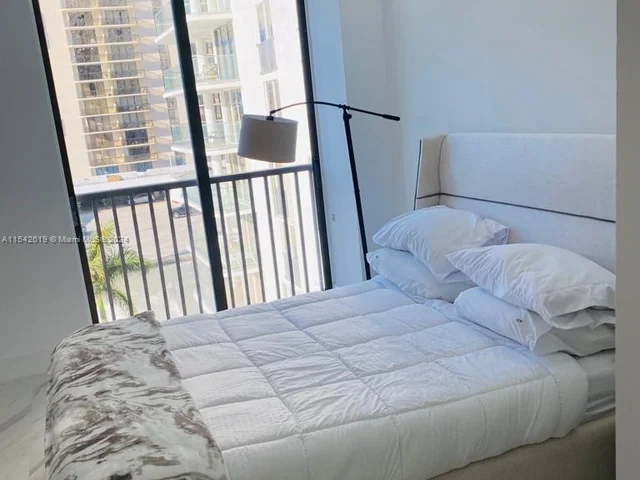 19707 Turnberry Way # 7G, Aventura FL 33180