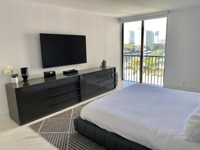 19707 Turnberry Way # 7G, Aventura FL 33180