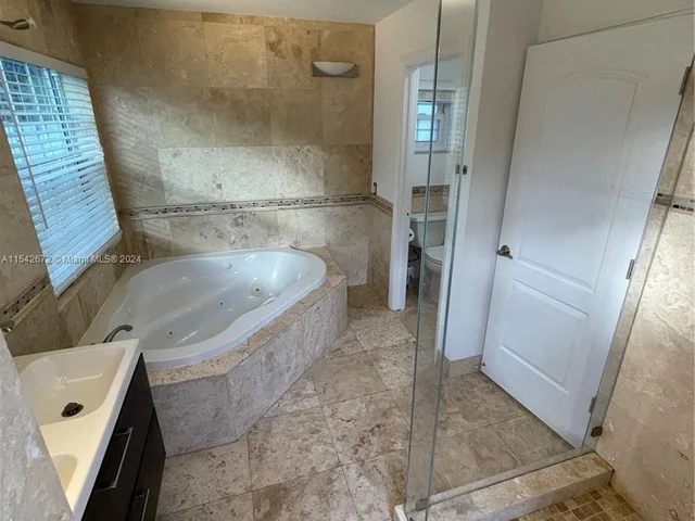 159 Cameron Ct, Weston FL 33326