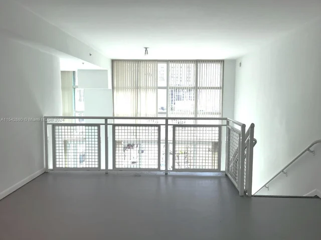 253 NE 2nd St # 420, Miami FL 33132