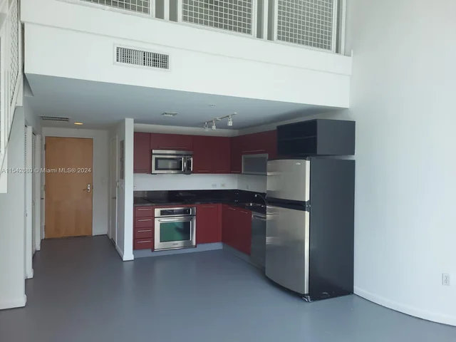 253 NE 2nd St # 420, Miami FL 33132