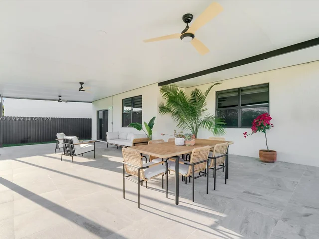 11892 SW 235th Ter, Homestead FL 33032