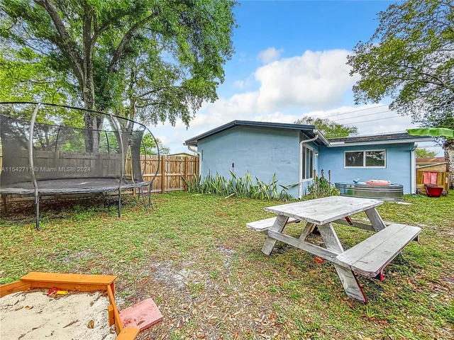 3637 Riverland Rd, Fort Lauderdale FL 33312