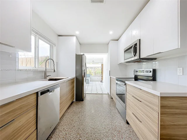 3637 Riverland Rd, Fort Lauderdale FL 33312