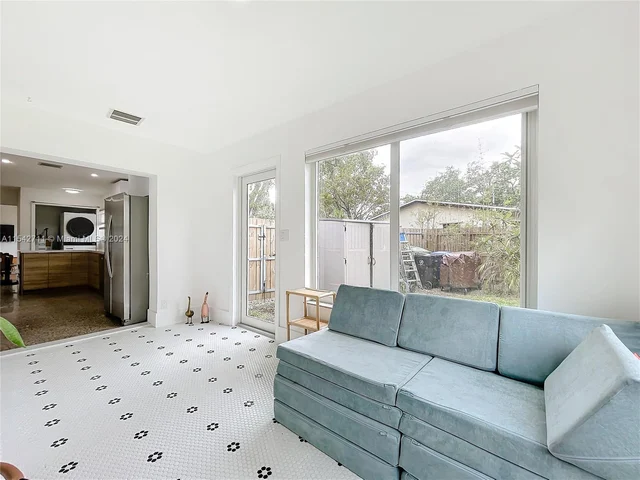 3637 Riverland Rd, Fort Lauderdale FL 33312