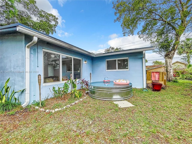 3637 Riverland Rd, Fort Lauderdale FL 33312