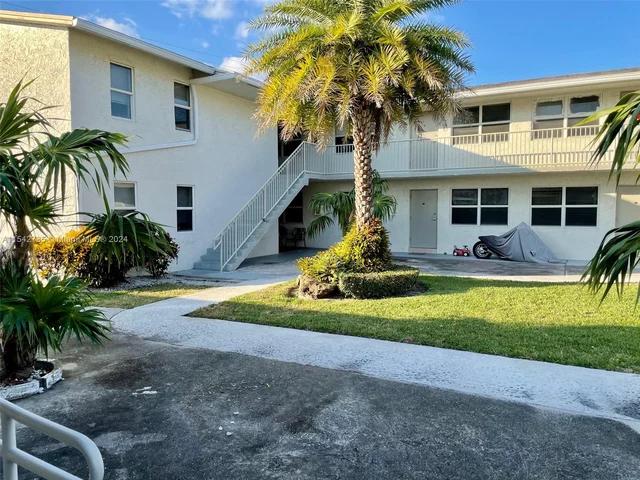 1077 SE 22nd Ave # N8, Pompano Beach FL 33062