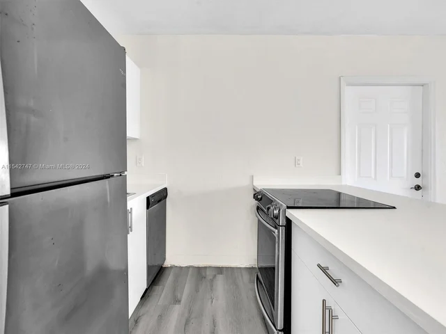 10190 E Bay Harbor Dr # 4E, Bay Harbor Islands FL 33154