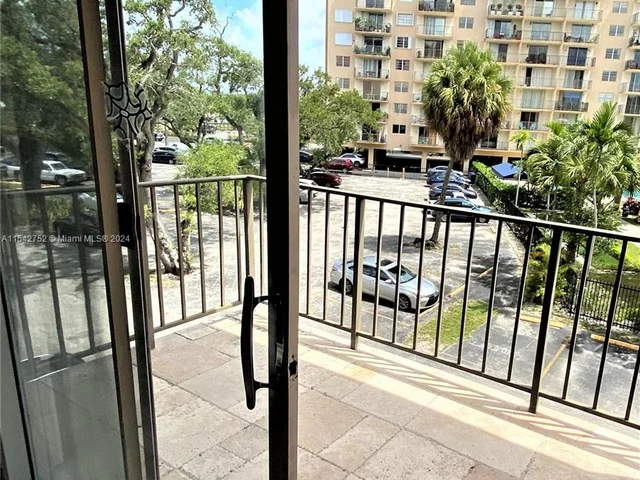 1465 NE 123rd St # 302, North Miami FL 33161