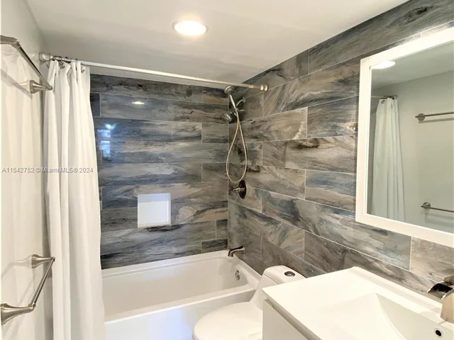 1465 NE 123rd St # 302, North Miami FL 33161