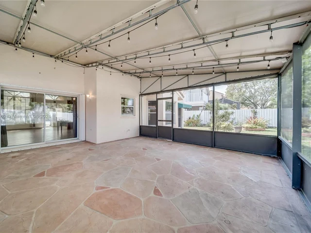 1346 SW 180th Ave, Pembroke Pines FL 33029