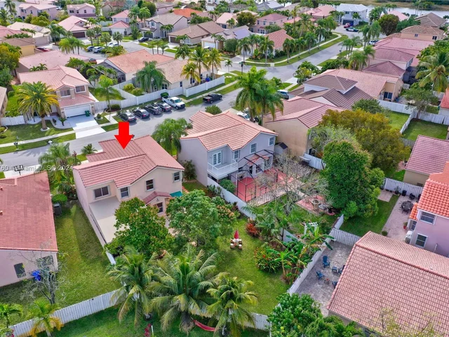 1346 SW 180th Ave, Pembroke Pines FL 33029