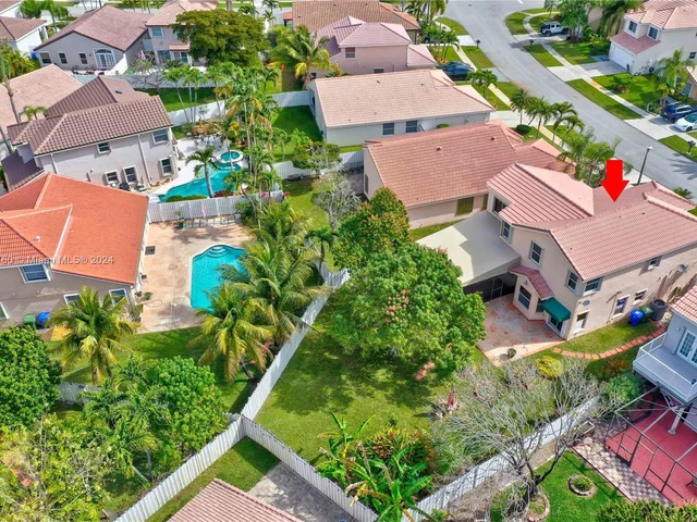 1346 SW 180th Ave, Pembroke Pines FL 33029