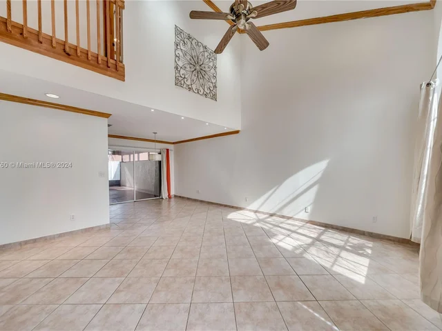 1346 SW 180th Ave, Pembroke Pines FL 33029