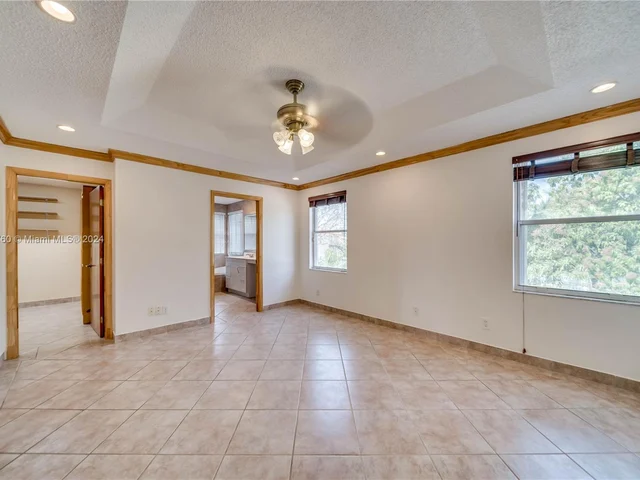 1346 SW 180th Ave, Pembroke Pines FL 33029