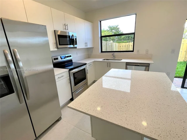 531 NE 208th Ter # 531, Miami FL 33179