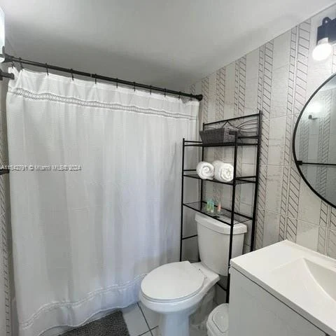 250 181st Dr # 212, Sunny Isles Beach FL 33160