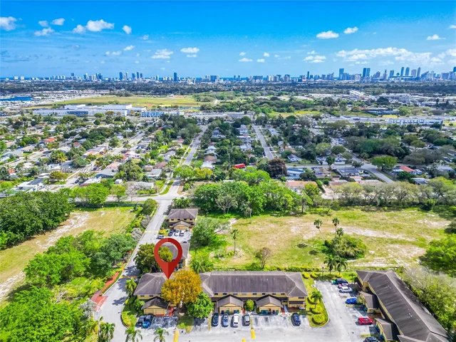 1172 NE 210th Ter # 1172, Miami FL 33179