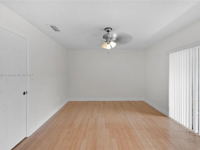 1172 NE 210th Ter # 1172, Miami FL 33179