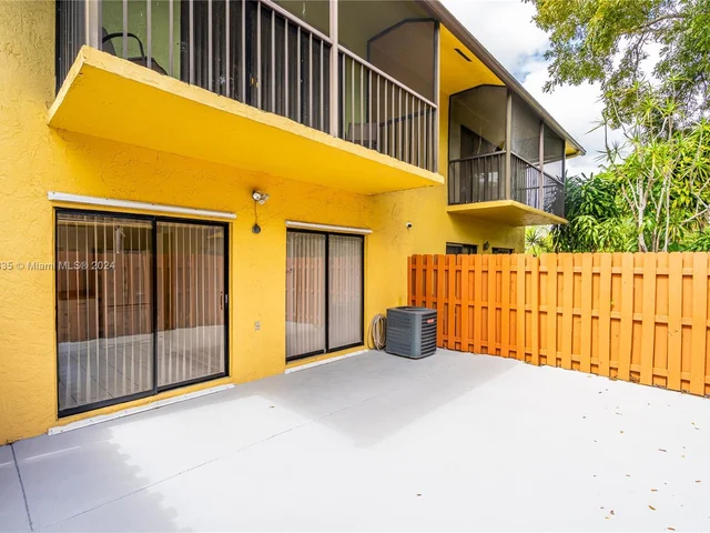 1172 NE 210th Ter # 1172, Miami FL 33179