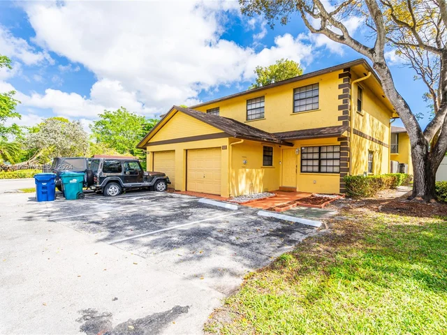 1172 NE 210th Ter # 1172, Miami FL 33179