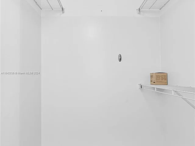 1172 NE 210th Ter # 1172, Miami FL 33179