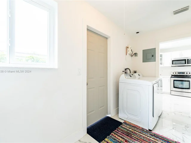 2345 NW 182nd Ter, Miami Gardens FL 33056