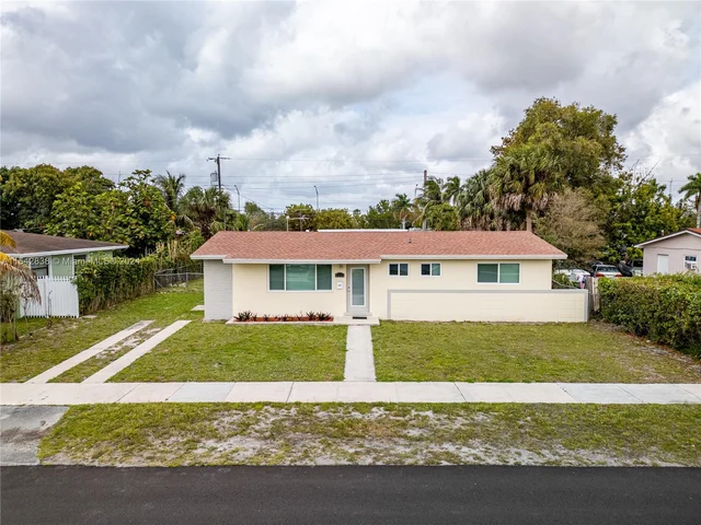 2345 NW 182nd Ter, Miami Gardens FL 33056