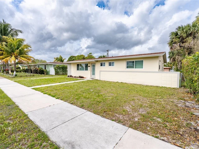 2345 NW 182nd Ter, Miami Gardens FL 33056