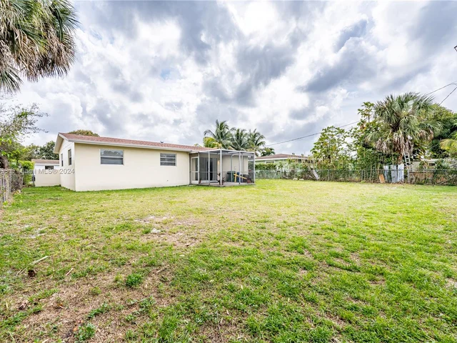 2345 NW 182nd Ter, Miami Gardens FL 33056