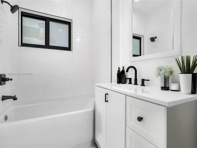 1223 Polk St, Hollywood FL 33019