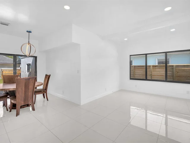 1223 Polk St, Hollywood FL 33019