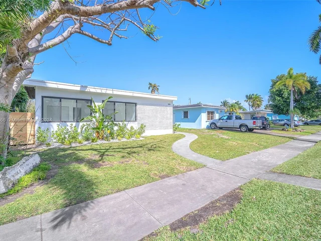 1223 Polk St, Hollywood FL 33019