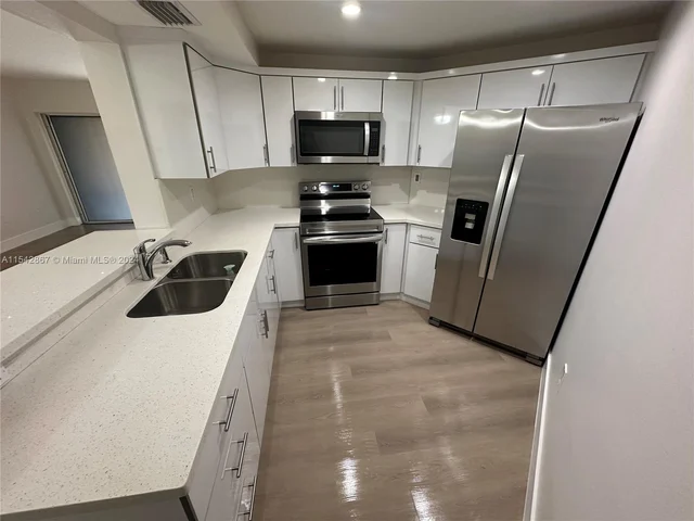 9715 Fontainebleau Blvd # E108, Miami FL 33172