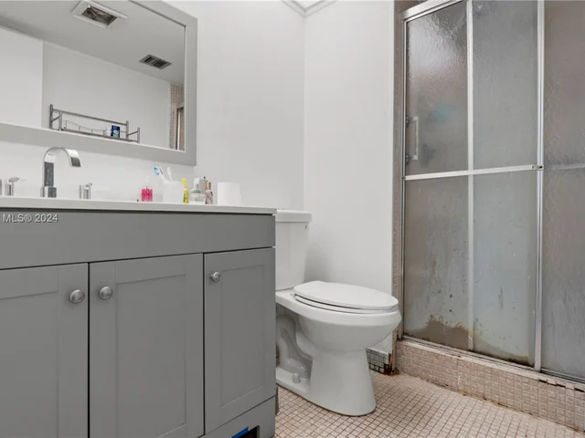 3070 NW 48th Ter # 414, Lauderdale Lakes FL 33313