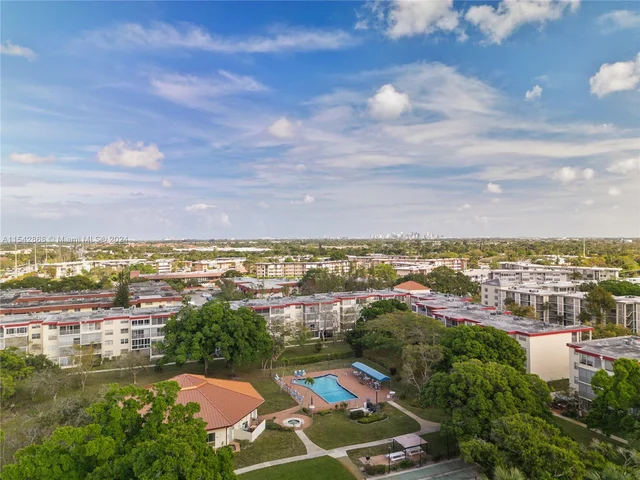 3070 NW 48th Ter # 414, Lauderdale Lakes FL 33313