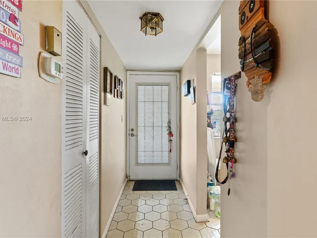 3070 NW 48th Ter # 414, Lauderdale Lakes FL 33313