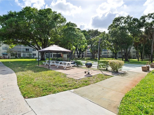 3070 NW 48th Ter # 414, Lauderdale Lakes FL 33313