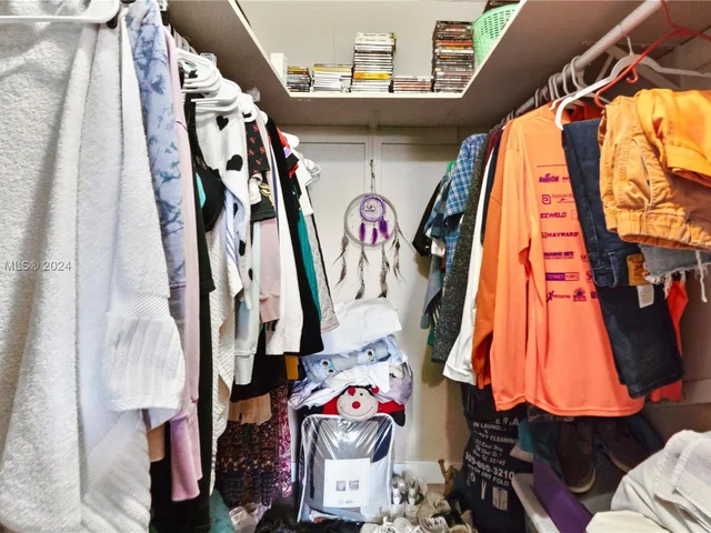 3070 NW 48th Ter # 414, Lauderdale Lakes FL 33313