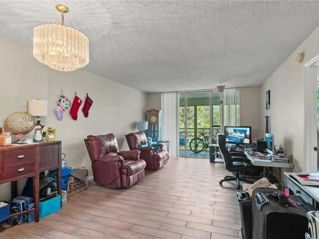 3070 NW 48th Ter # 414, Lauderdale Lakes FL 33313