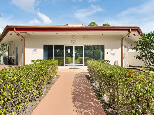 3070 NW 48th Ter # 414, Lauderdale Lakes FL 33313