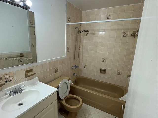 112 NW 32nd Pl # 112, Miami FL 33125