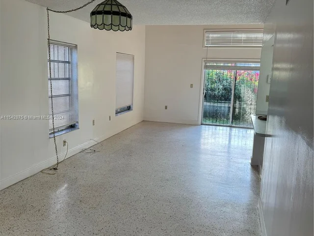 112 NW 32nd Pl # 112, Miami FL 33125
