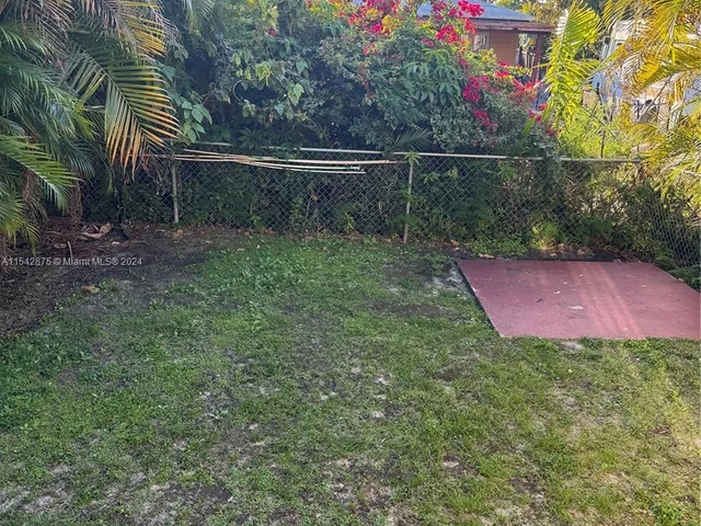 112 NW 32nd Pl # 112, Miami FL 33125