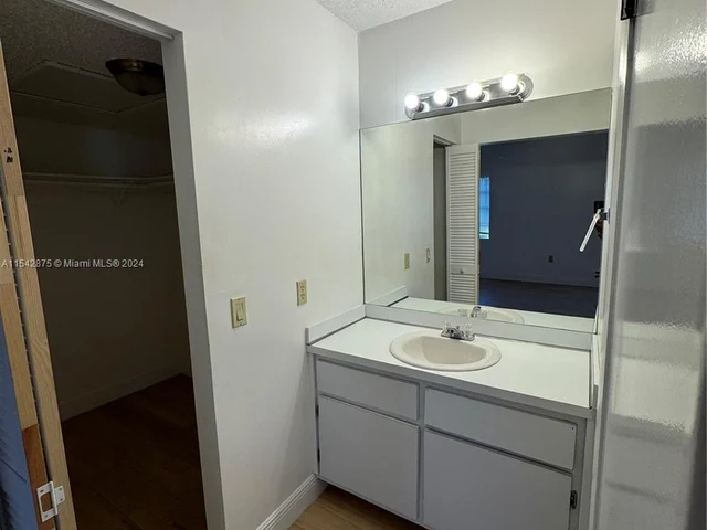 112 NW 32nd Pl # 112, Miami FL 33125