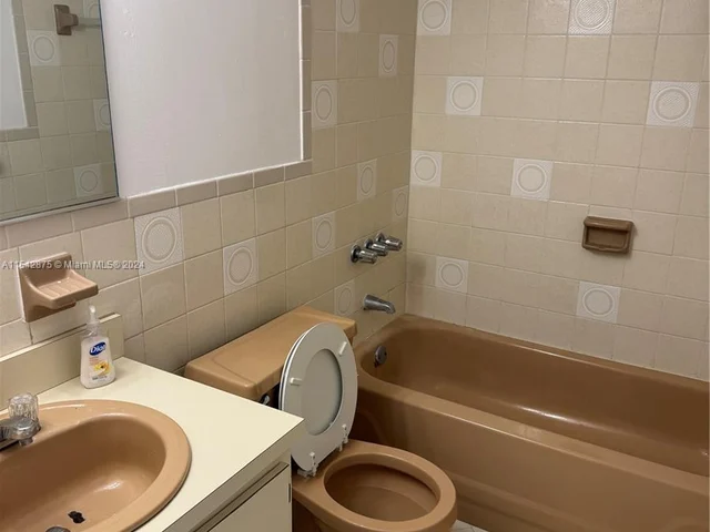 112 NW 32nd Pl # 112, Miami FL 33125